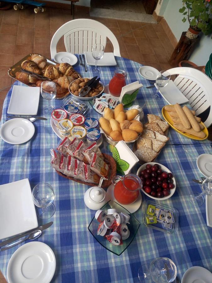 I Tre Scalini Acomodação com café da manhã Stintino Exterior foto
